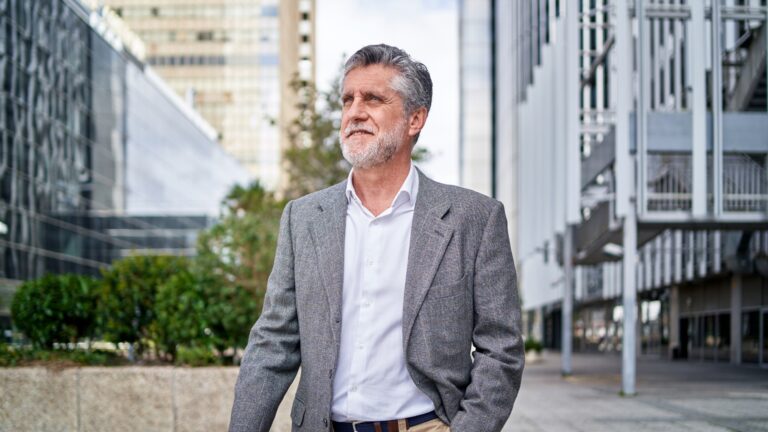 Wpływ wydarzeń politycznych i ekonomicznych na lokalne rynki nieruchomości